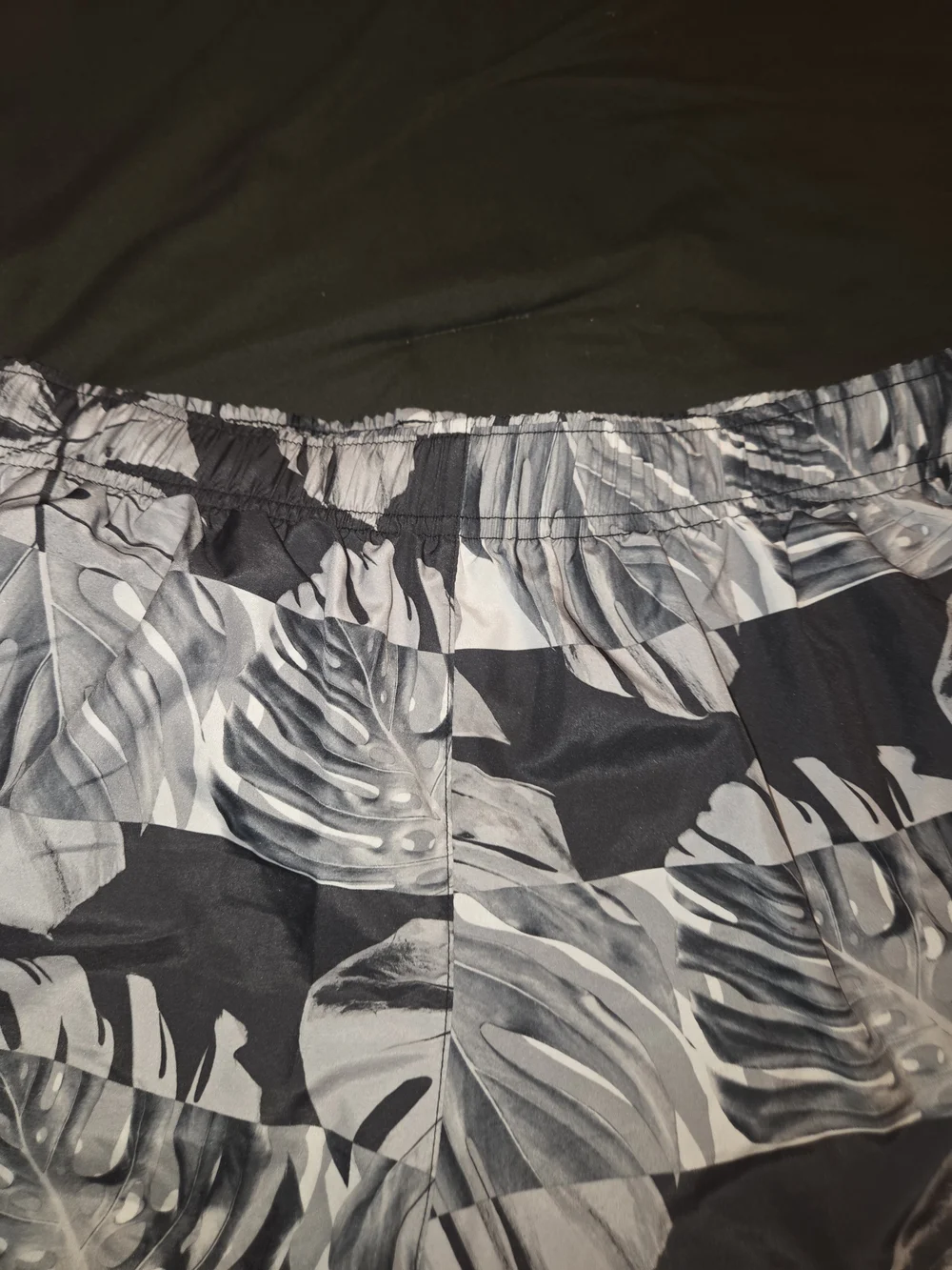 Nike Dri-FIT Womens Medium Running Shorts Black White Tropical Leaf Print - Picture 4 of 7